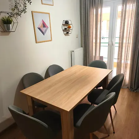 Διαμέρισμα Cozy In The Center